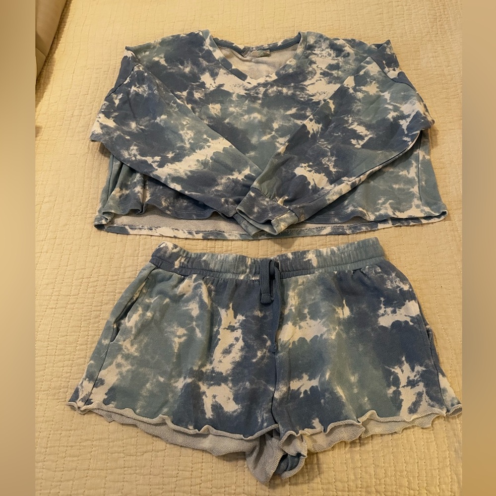 Short lounge set never worn in excellent condition